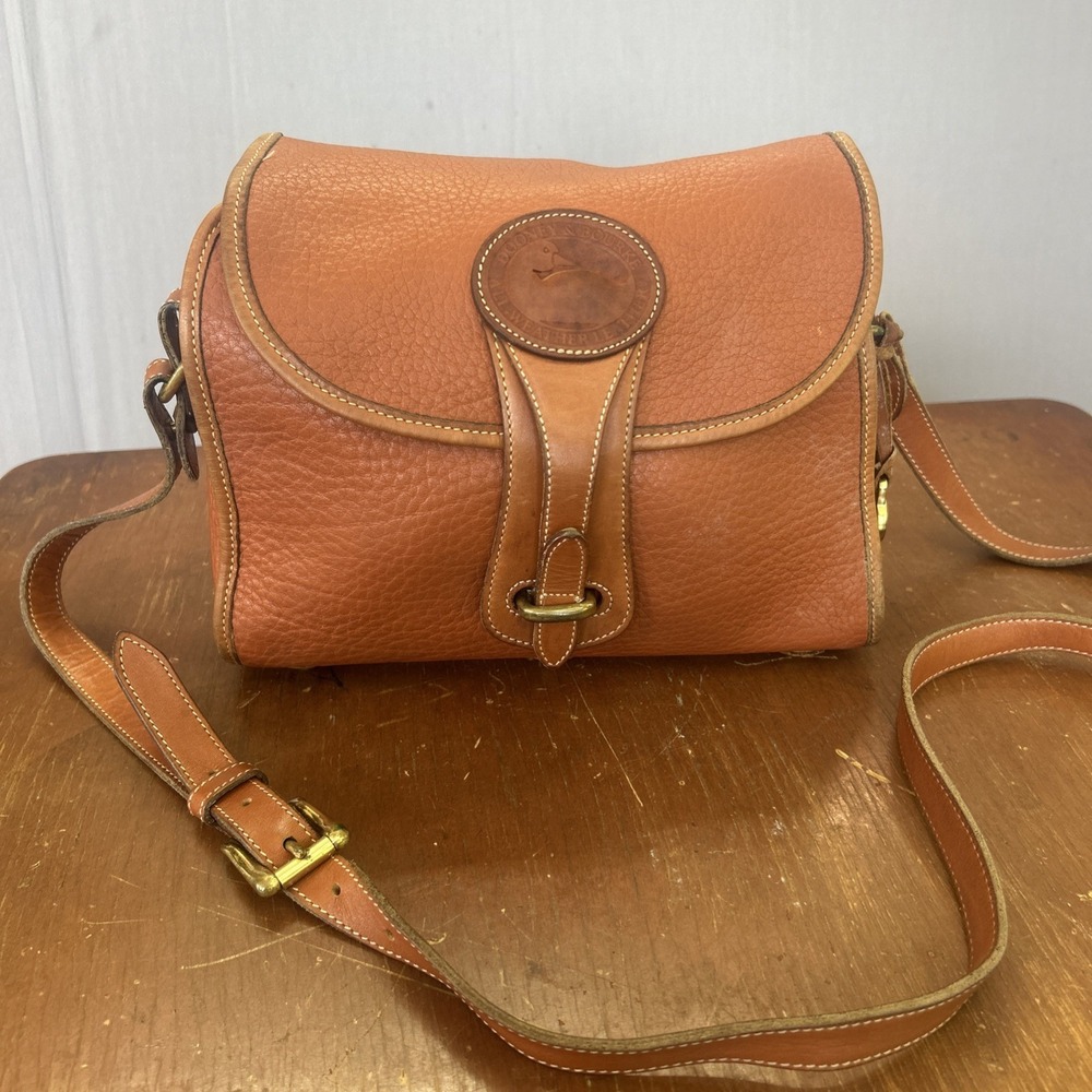 Vintage Dooney Bourke Essex All Weather Saddle Leather Crossbody Bag Purse - Picture 1 of 16